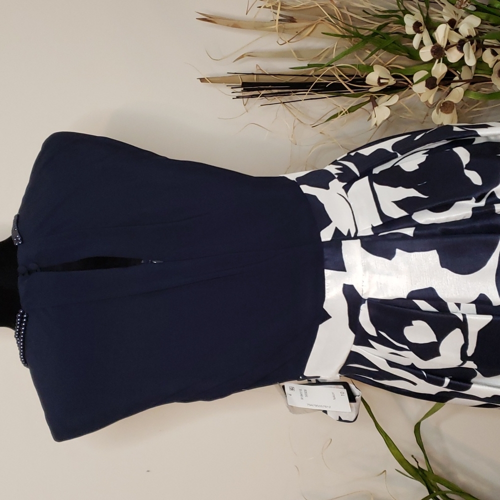 High-low navy blue and white dress, with two strands of navy blue pearls. - Picture 8 of 9